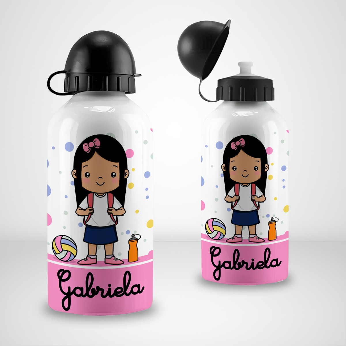 arte digital para squeeze infantil de menina no tema volta às aulas com personagens infantis e nome editável para personalização de squeezes escolares