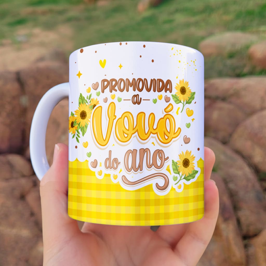 Arte para caneca promovida a vovó do ano com girassóis e fundo xadrez