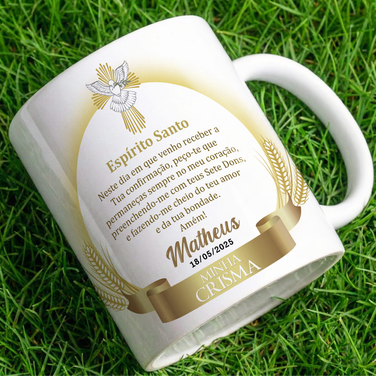 Arte para caneca crisma espírito santo pomba branca, Bíblia aberta, raios dourados, faixa minha crisma e espaço para nome e data
