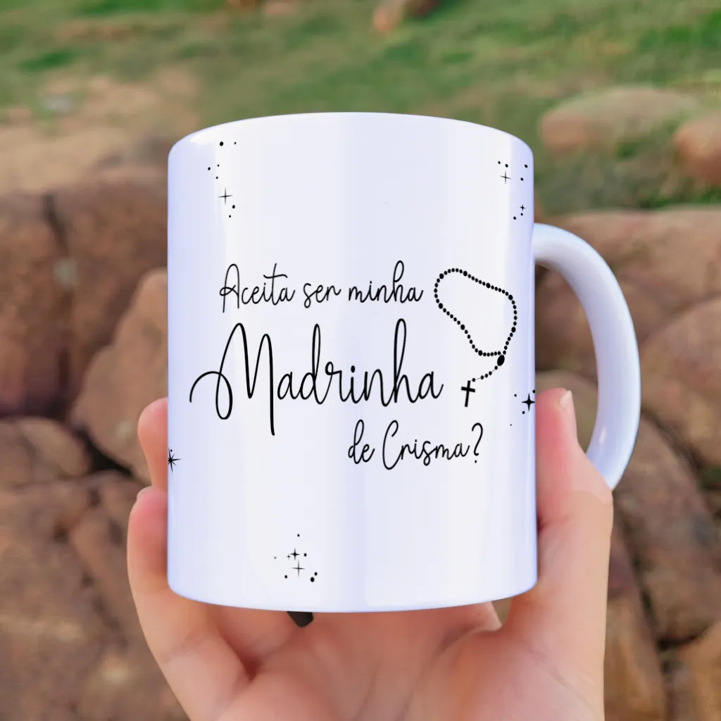 arte para caneca convite madrinha de crisma com pomba, coração e cruz em traços leves e frase escolhemos você