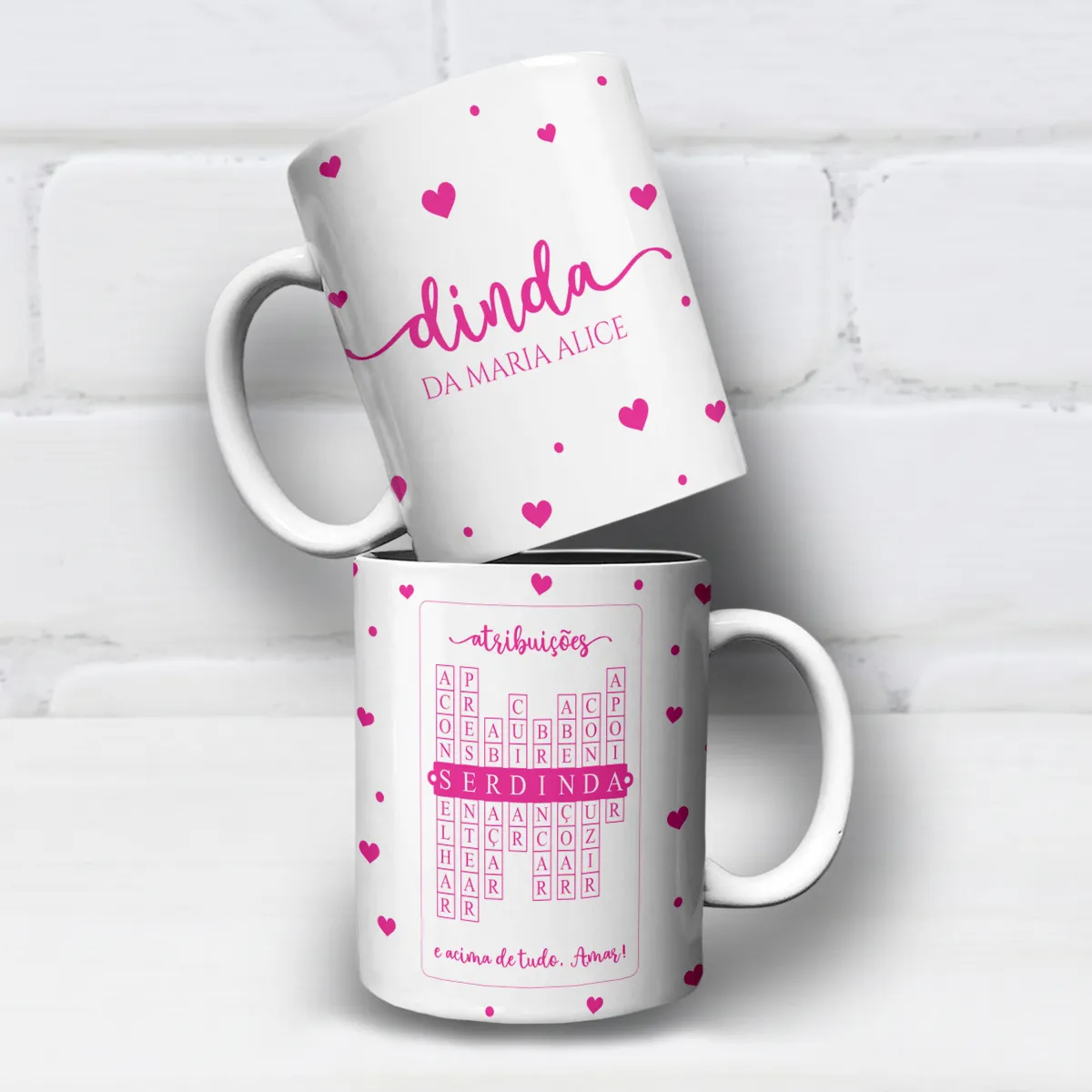 arte para caneca dinda atribuições palavras cruzadas com corações, nome personalizável, palavras de carinho e frase "e acima de tudo, Amar!"