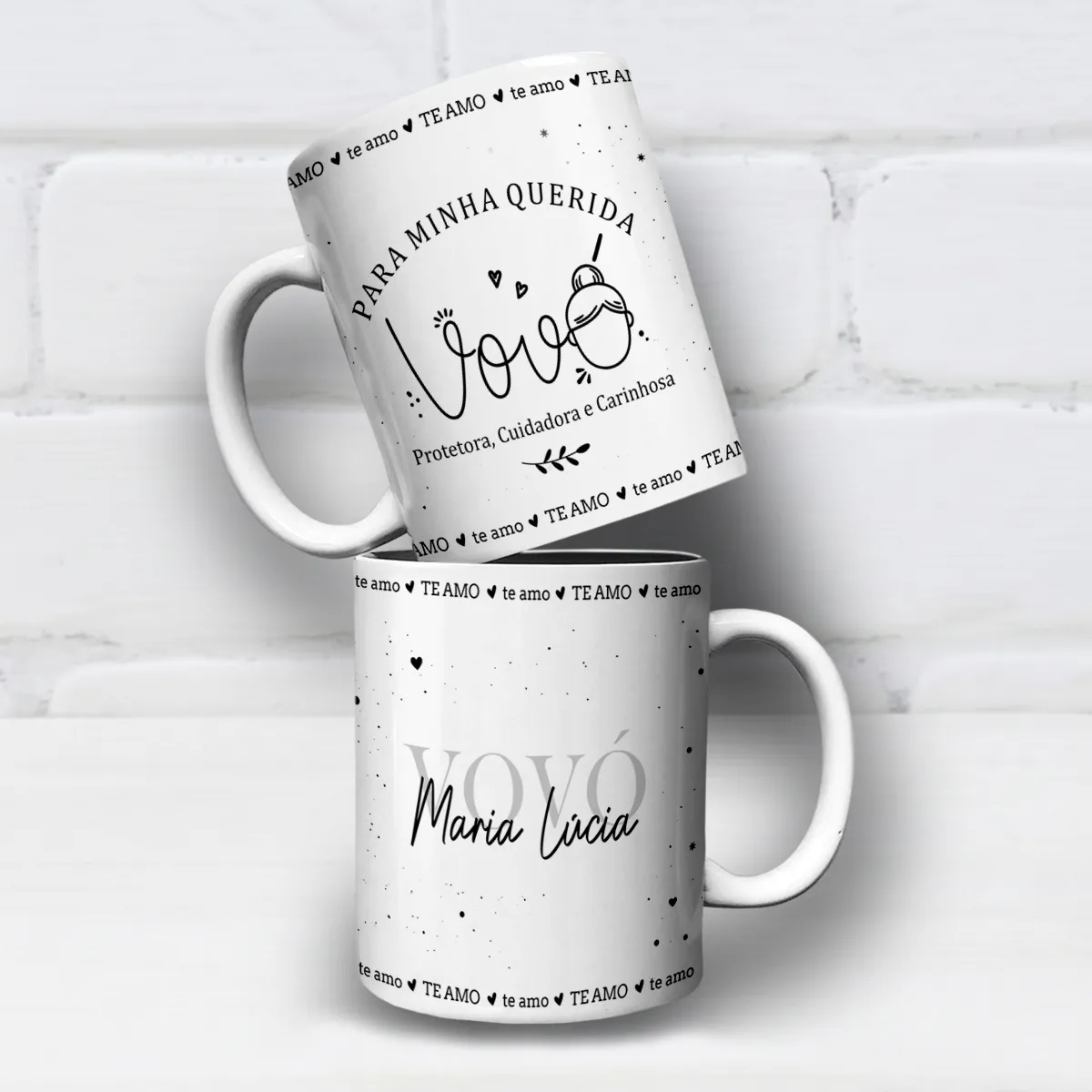 arte para caneca vovó te amo com nome, decorada com corações, pontinhos e a frase "para minha querida vovó"