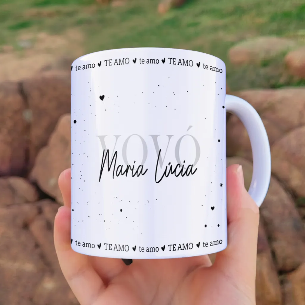 arte para caneca vovó com nome, decorada com corações, pontinhos e a frase "para minha querida vovó"
