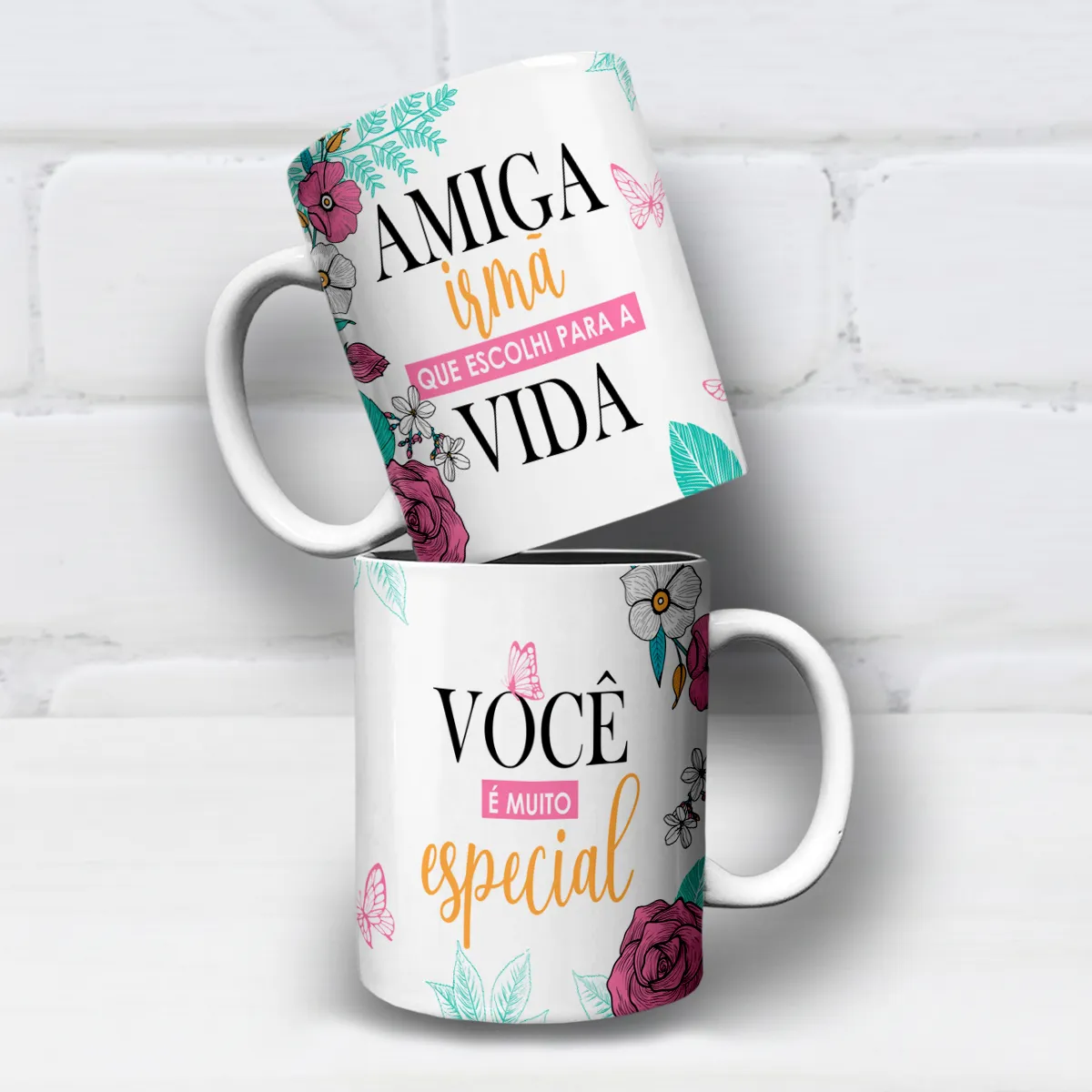 arte para caneca amiga irmã que escolhi para a vida, com flores, folhas e borboletas em tons suaves e a frase "você é muito especial"