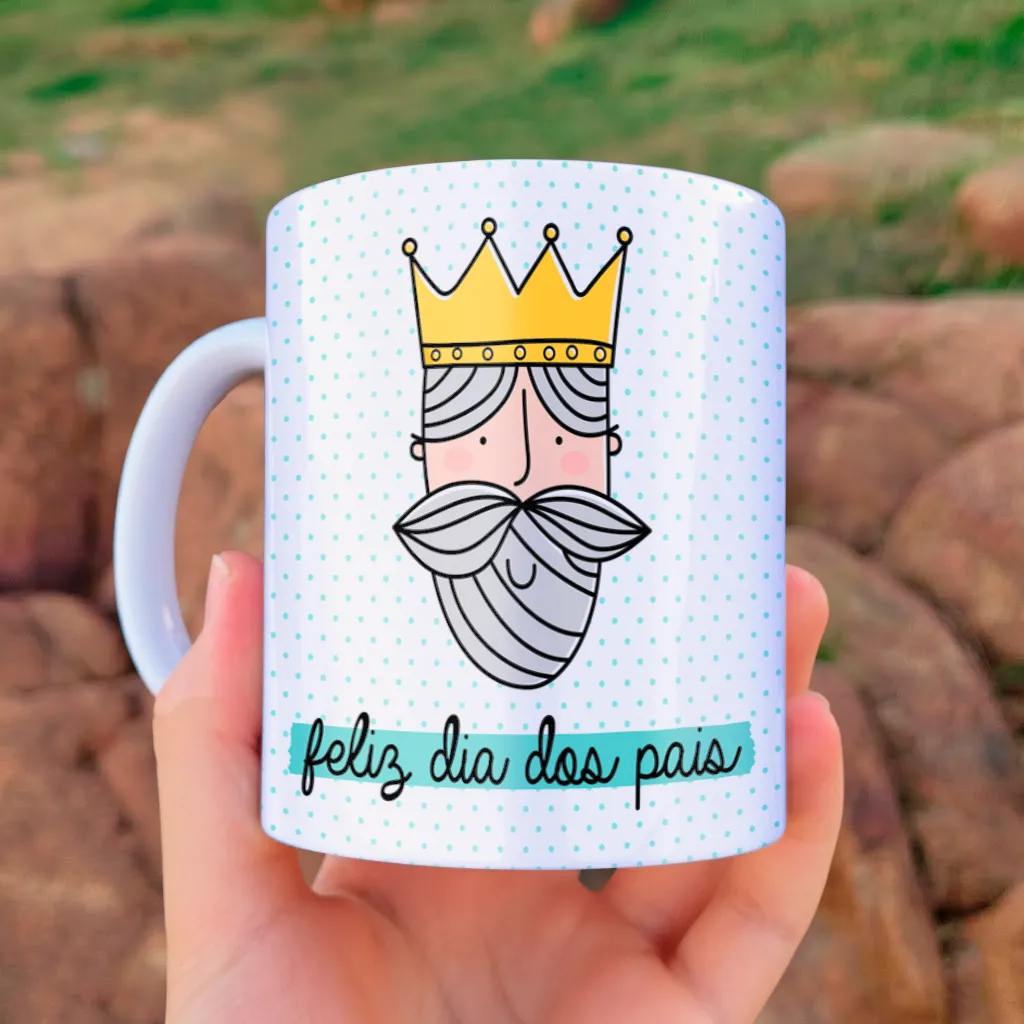 arte para caneca dia dos pais avô grande pai super avô: vovô com coroa dourada, frase "feliz dia dos pais", fundo com bolinhas azul-claro